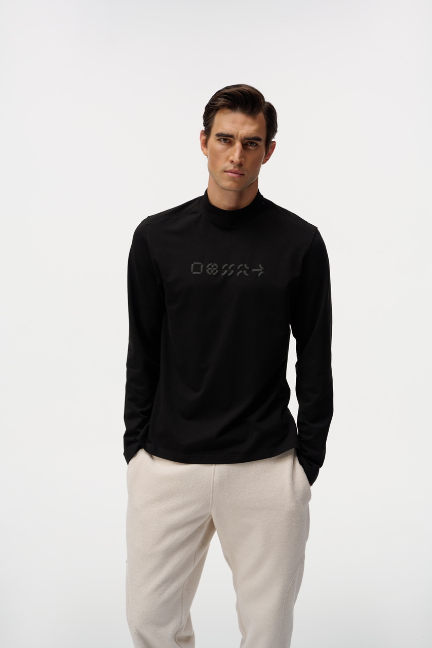 Лонгслив RUNES