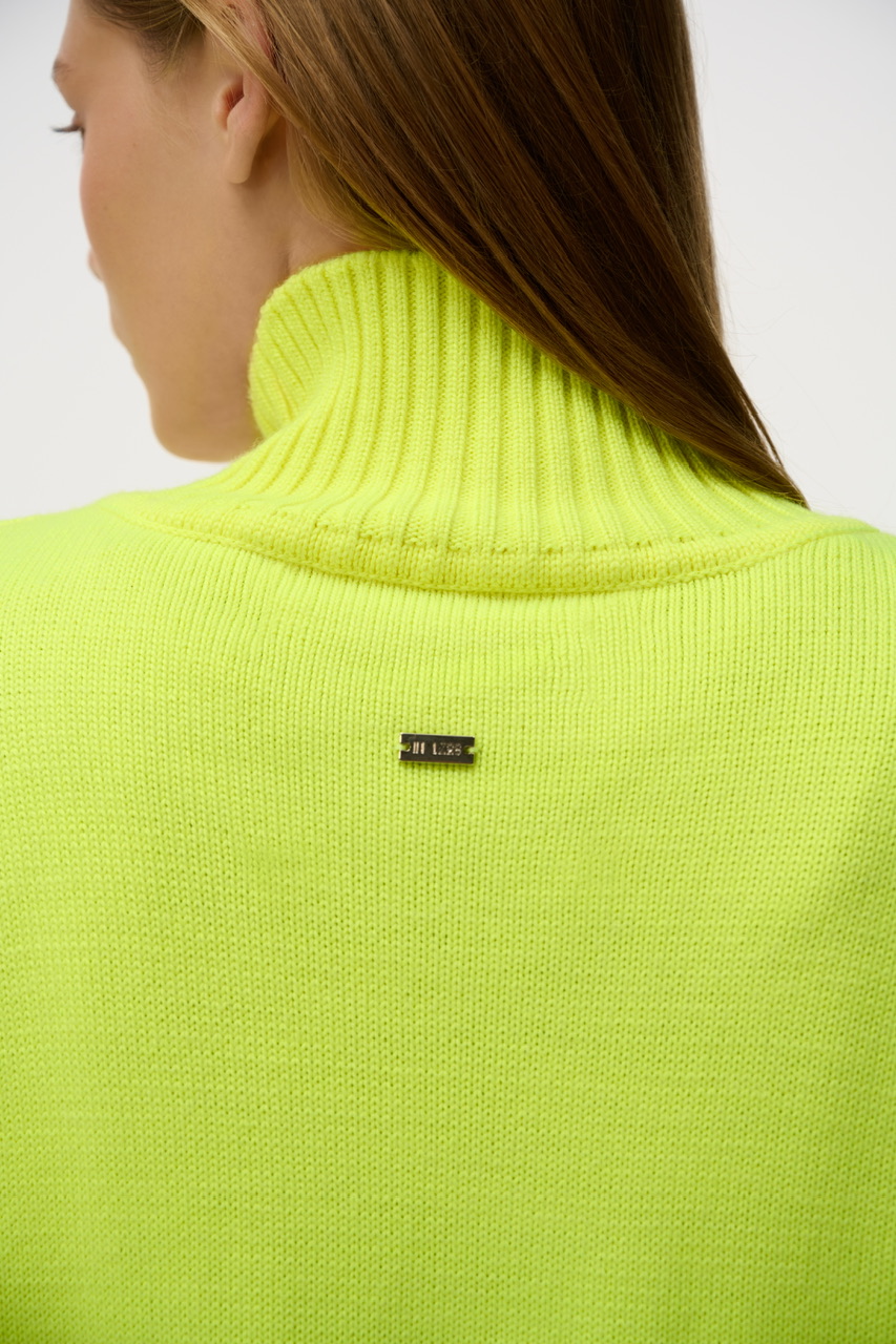 Свитер NEON