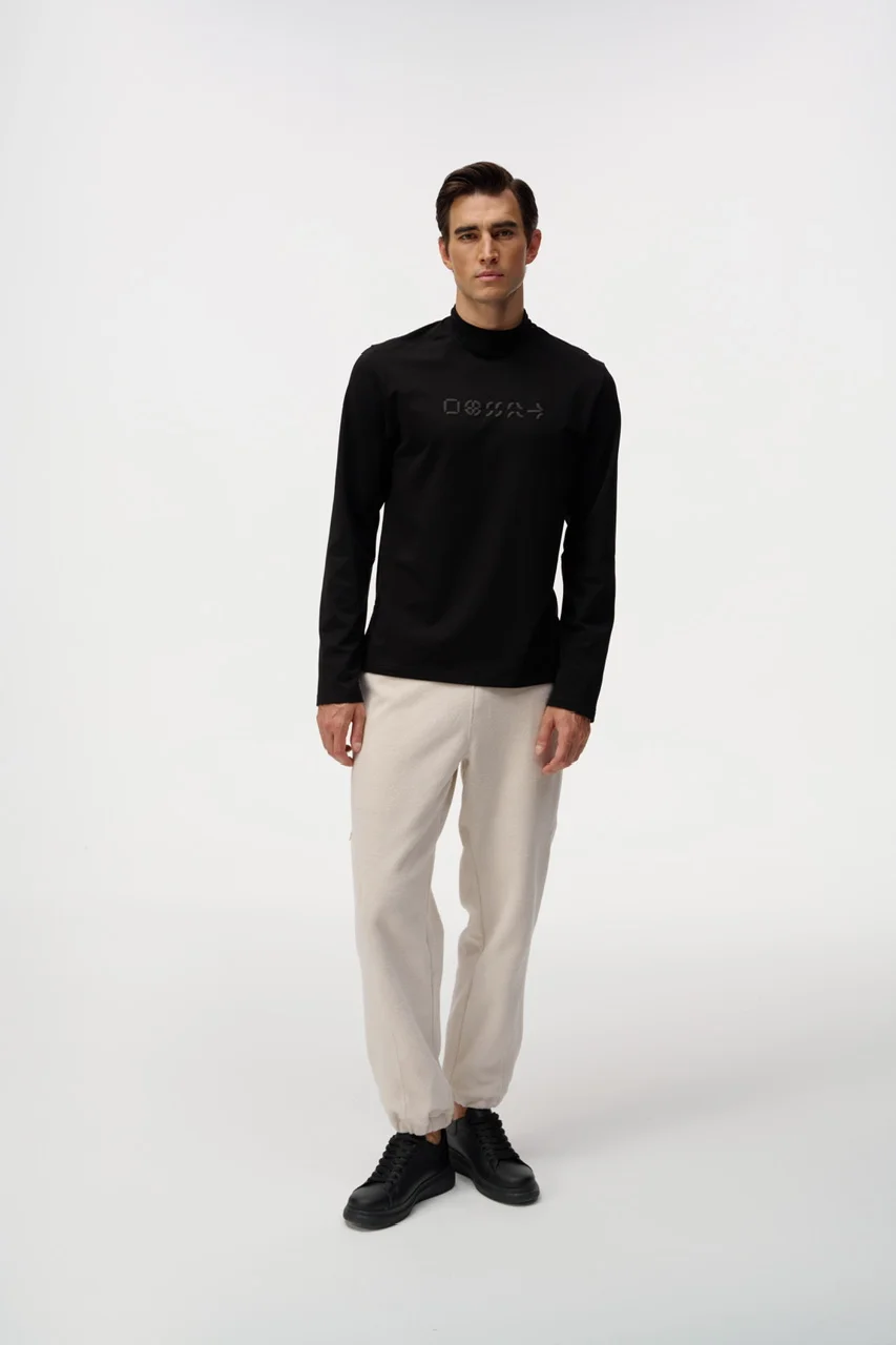 Лонгслив RUNES