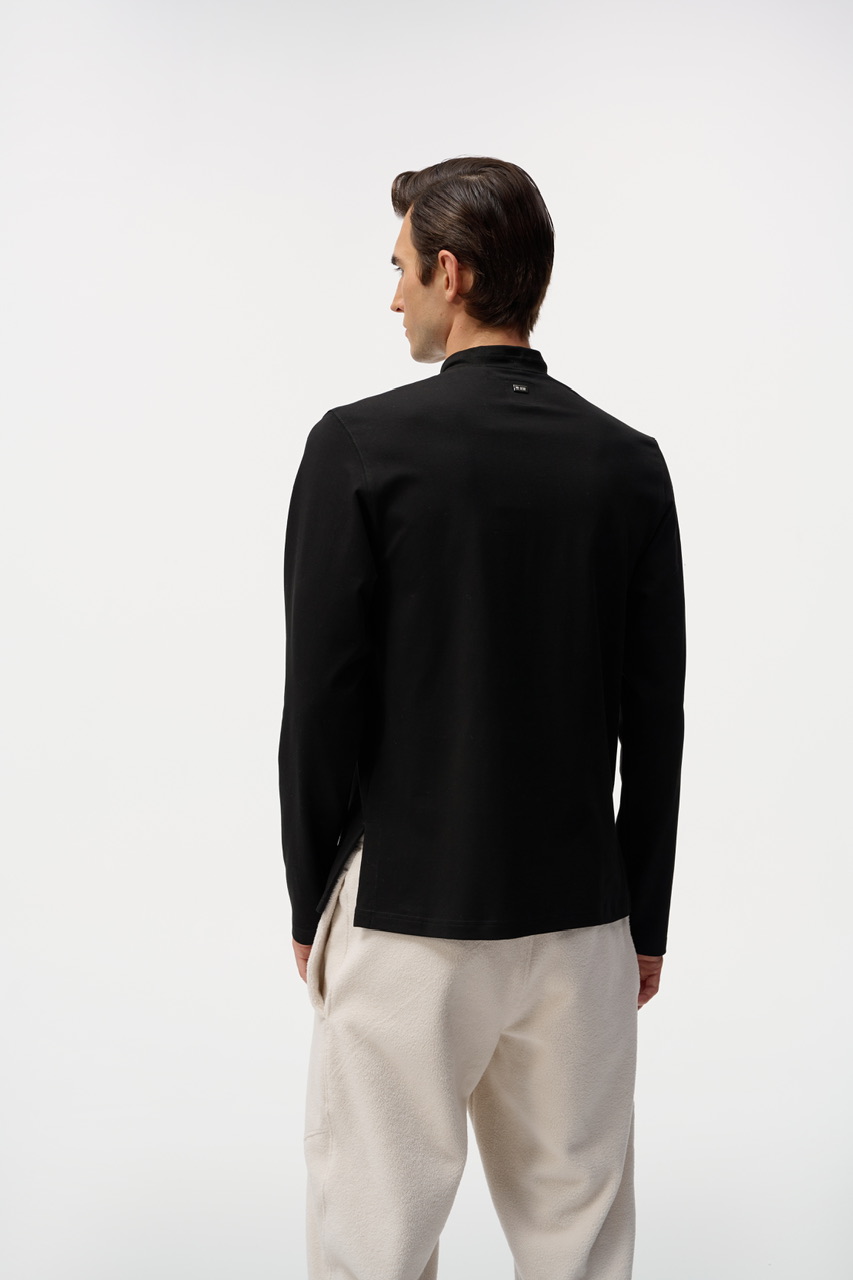 Лонгслив RUNES