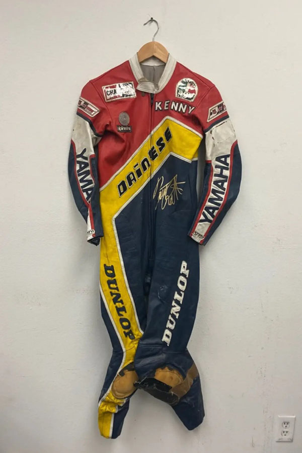 История развития мотоэкипировки